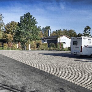 Wohnmobilstellplatz am Hallenfreibad