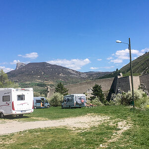 Allée du Souvenir Français Sisteron.jpg