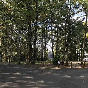 Aire Camping-Car Park du Lac du Saint-Pardoux Razès.jpg