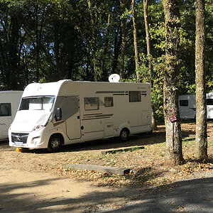 Aire Camping-Car Park du Lac du Saint-Pardoux Razès2.jpg