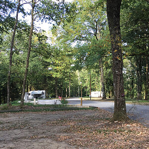 Aire Camping-Car Park du Lac du Saint-Pardoux Razès3.jpg