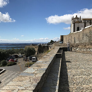 Parque de Autocaravanas Monsaraz5.jpg