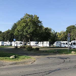 Wohnmobilstellplatz am Erlenstadion.jpg