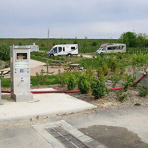 Aire de Stationnement Station Nautique P52.JPG