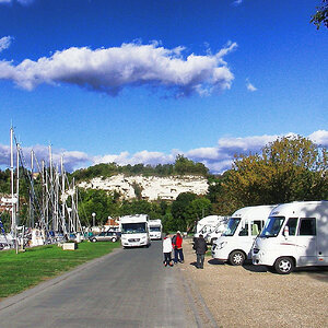 Aire de Camping-Car Mortagne-sur-Gironde 1.jpg