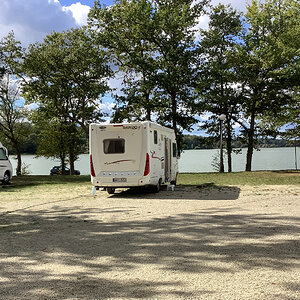 Aire Camping-Car de Lac de l'Uby 1.jpeg