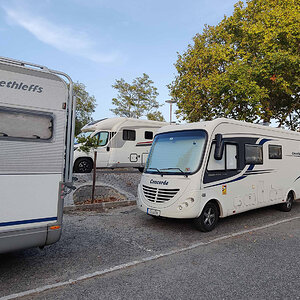 Parque de Autocaravanas Évora 1.jpg