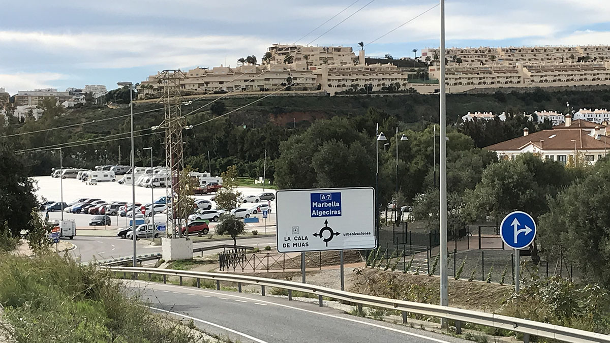 Área de Autocaravanas Cala de Mijas.jpg