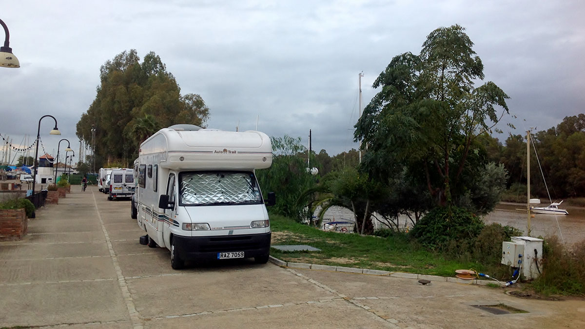 Área de Autocaravanas Gelves.JPG