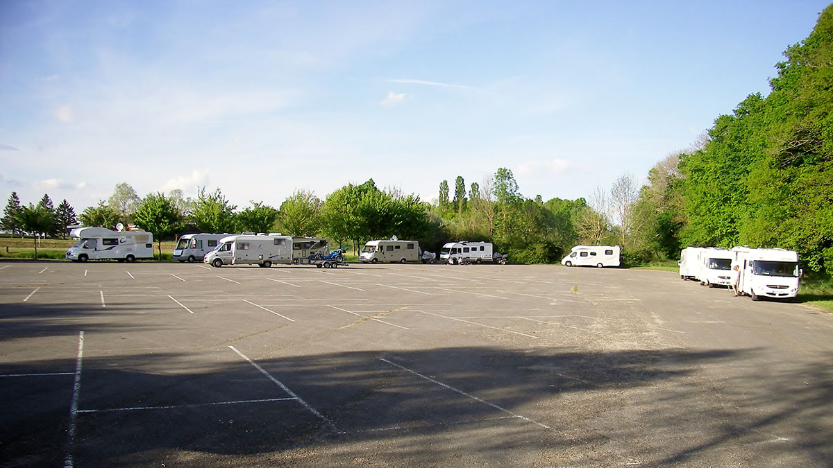 Aire Camping-Car Mesnil-Saint-Père2.JPG