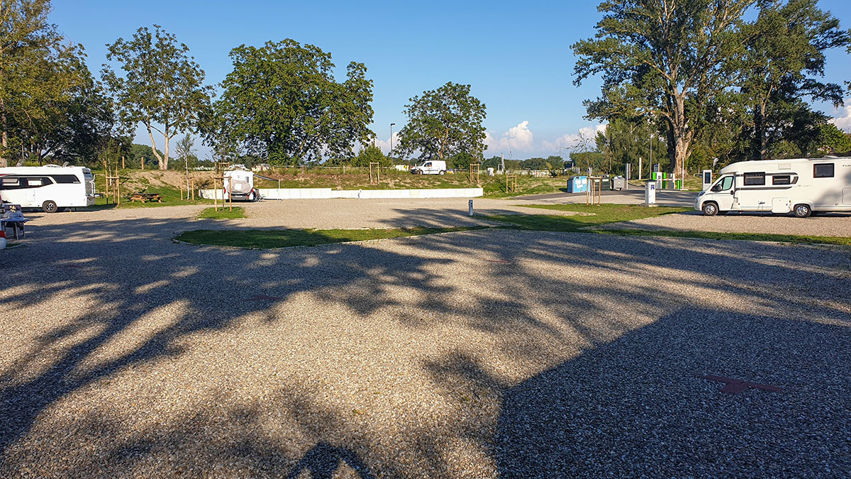 Aire Camping-Car Park de Vogelgrun L'île du Rhin.jpg