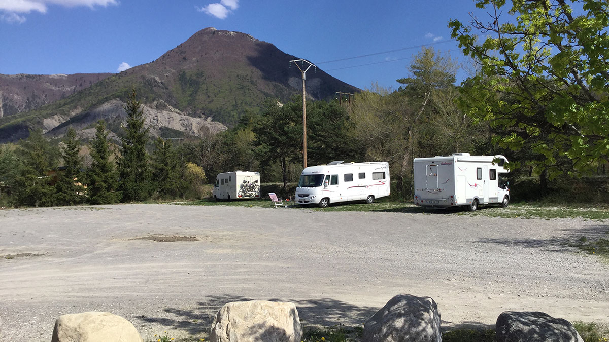 Aire de Stationnement de Camping Cars Veynes2.jpg