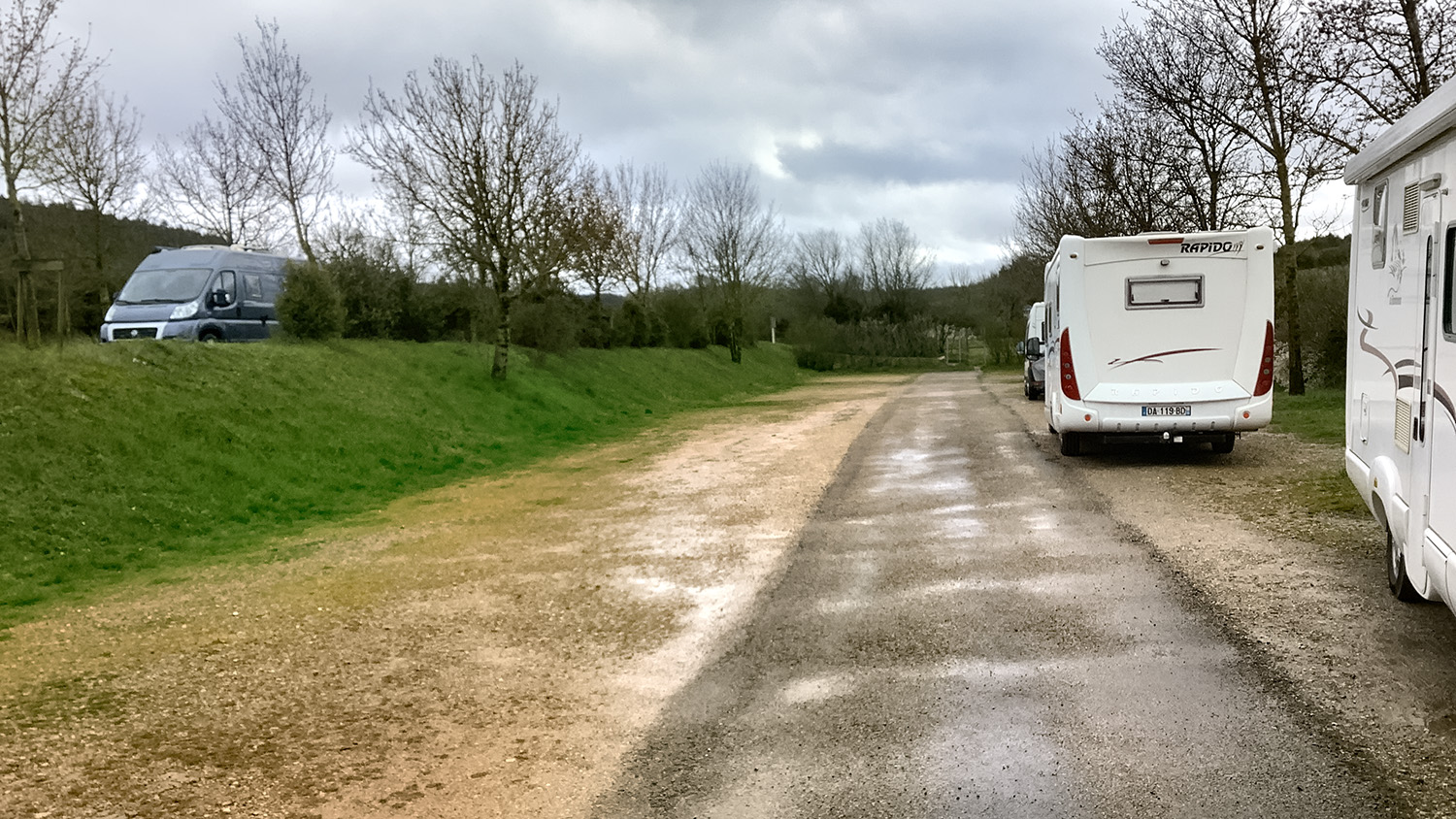 Aire Stationnement Camping-Car de La Couvertoirade 1.jpeg