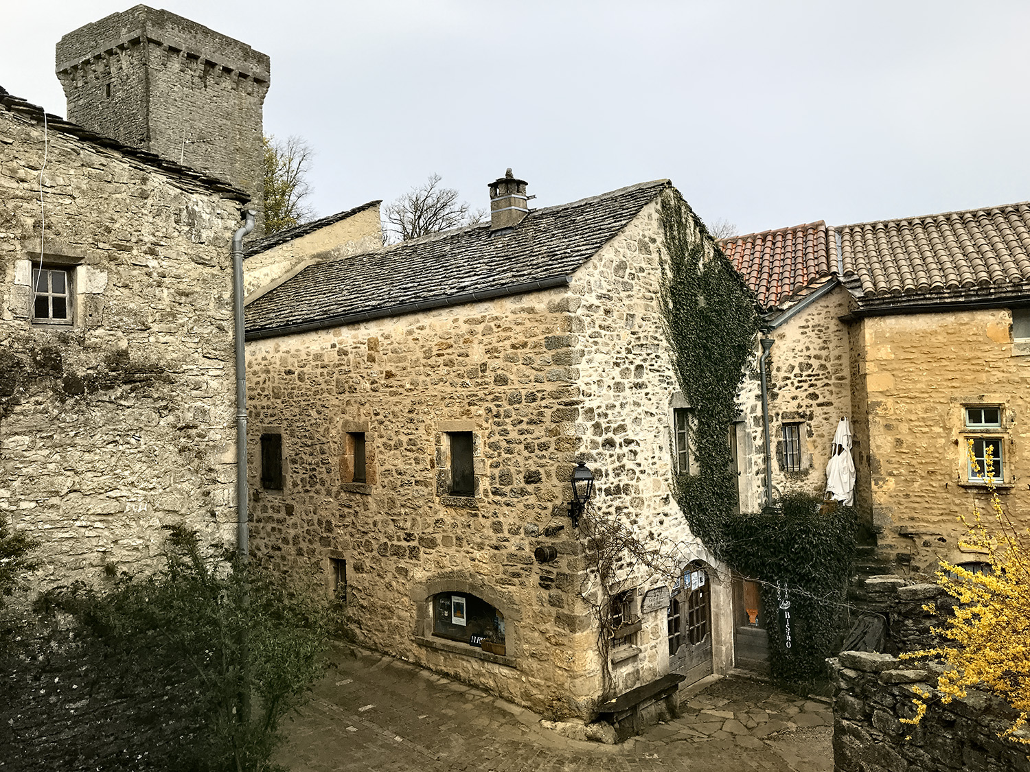 Aire Stationnement Camping-Car de La Couvertoirade 5.jpeg