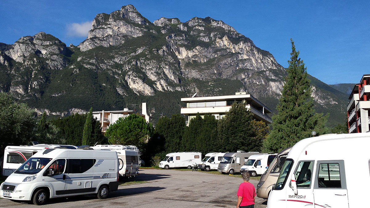 Area Sosta Camper Brione2.jpg