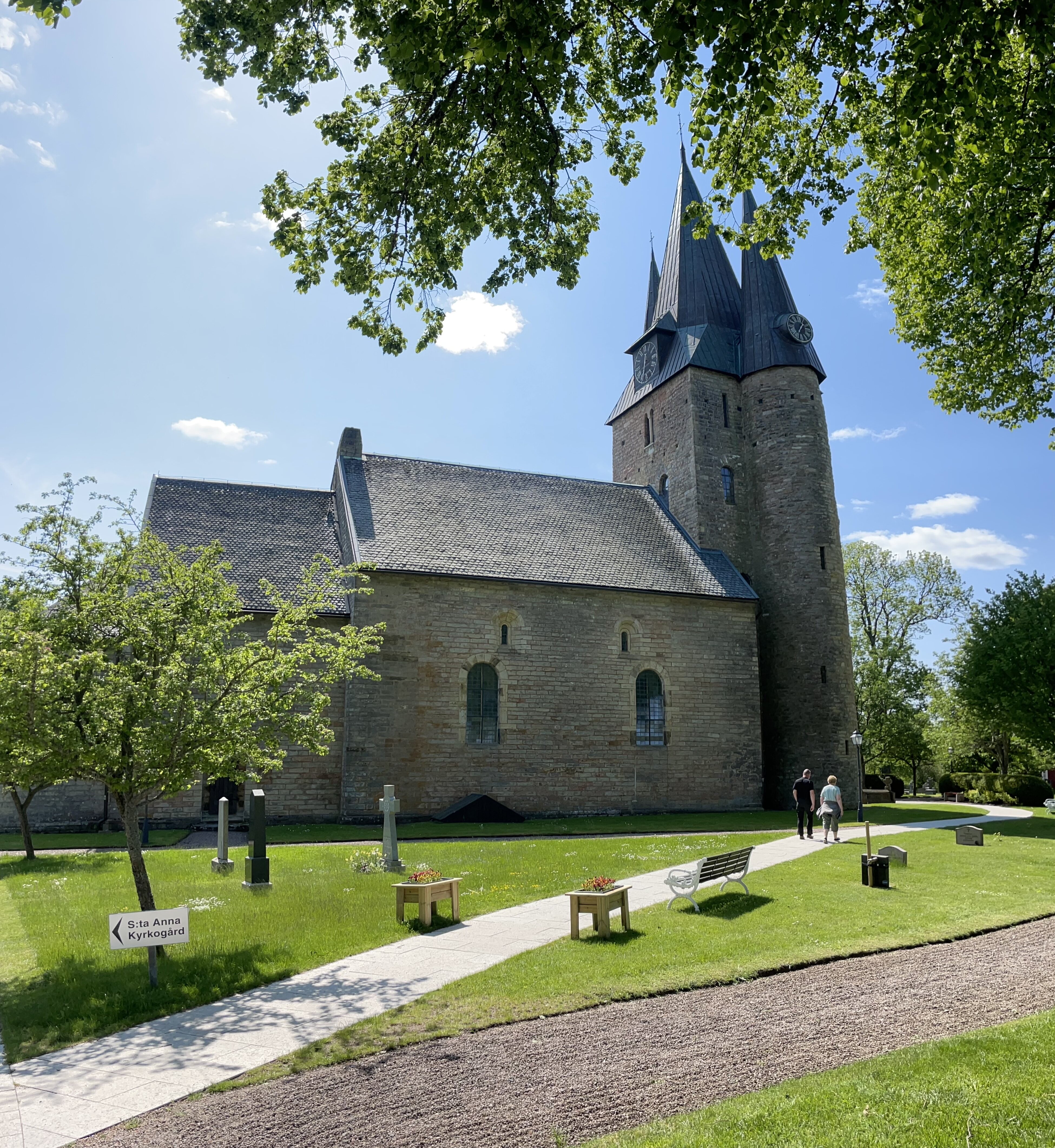 Husaby kyrka