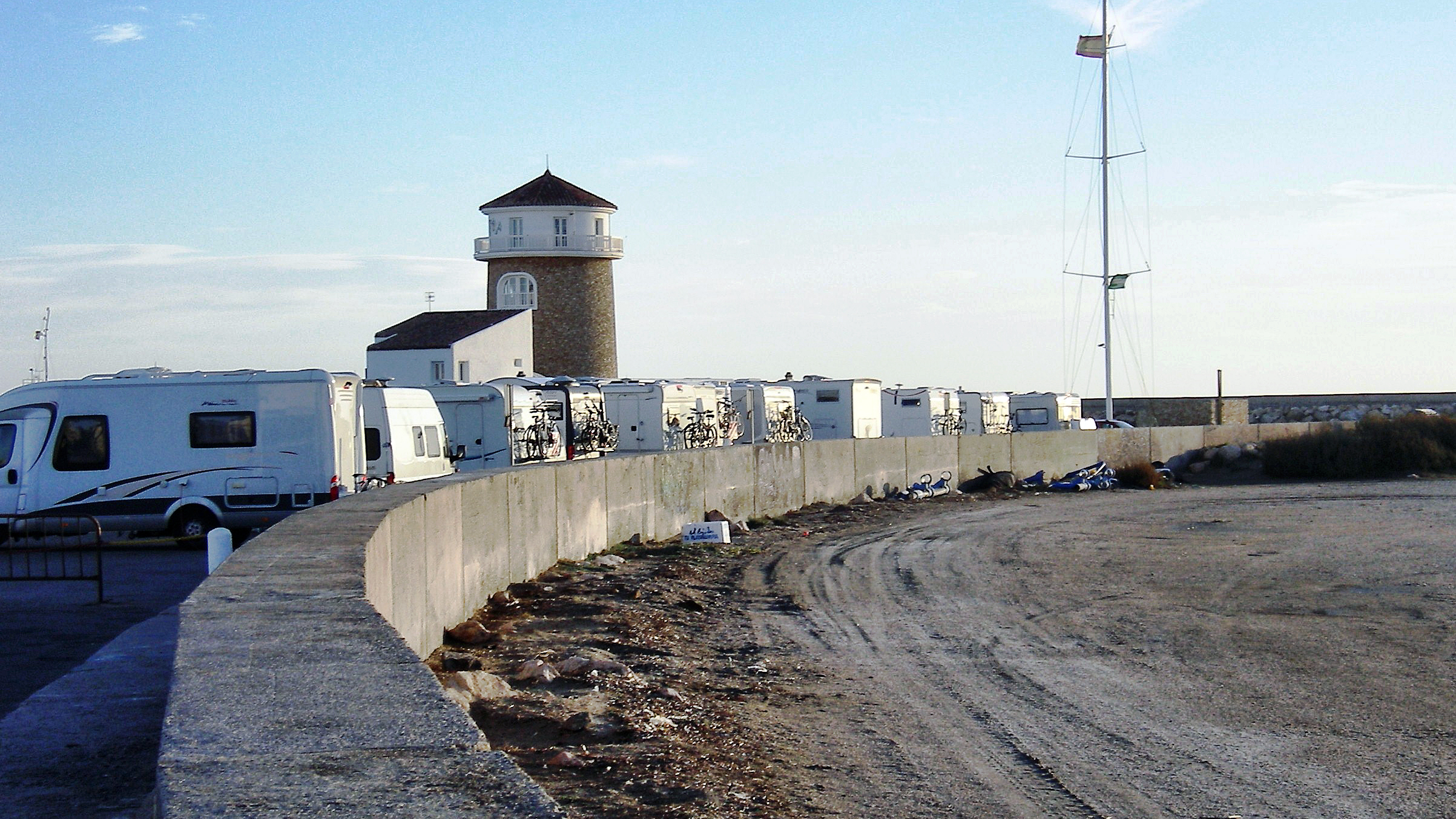 Parking Autocaravanas Almerimar 3.jpg