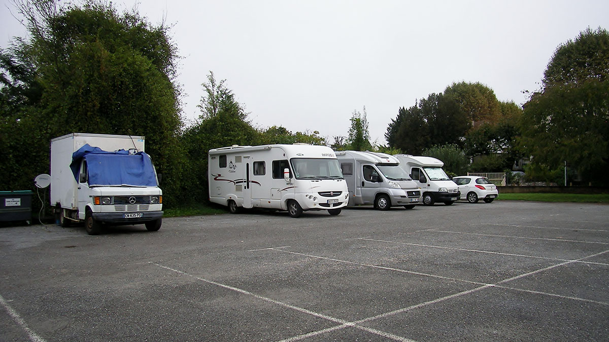 Parking Saint Georges Cahors.JPG