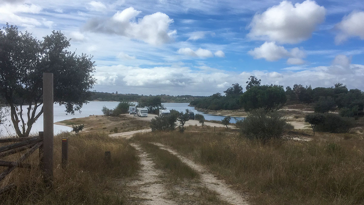 Parque de Caravanas Barragem de Povoa2.jpg