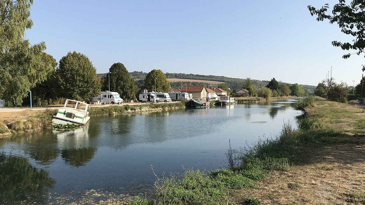 Port de Plaisance Dieue-sur-Meuse.jpeg