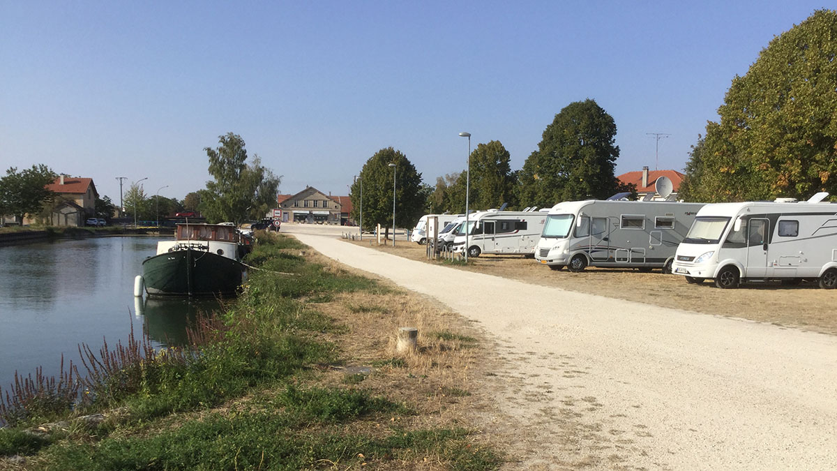 Port de Plaisance Dieue-sur-Meuse2.jpeg