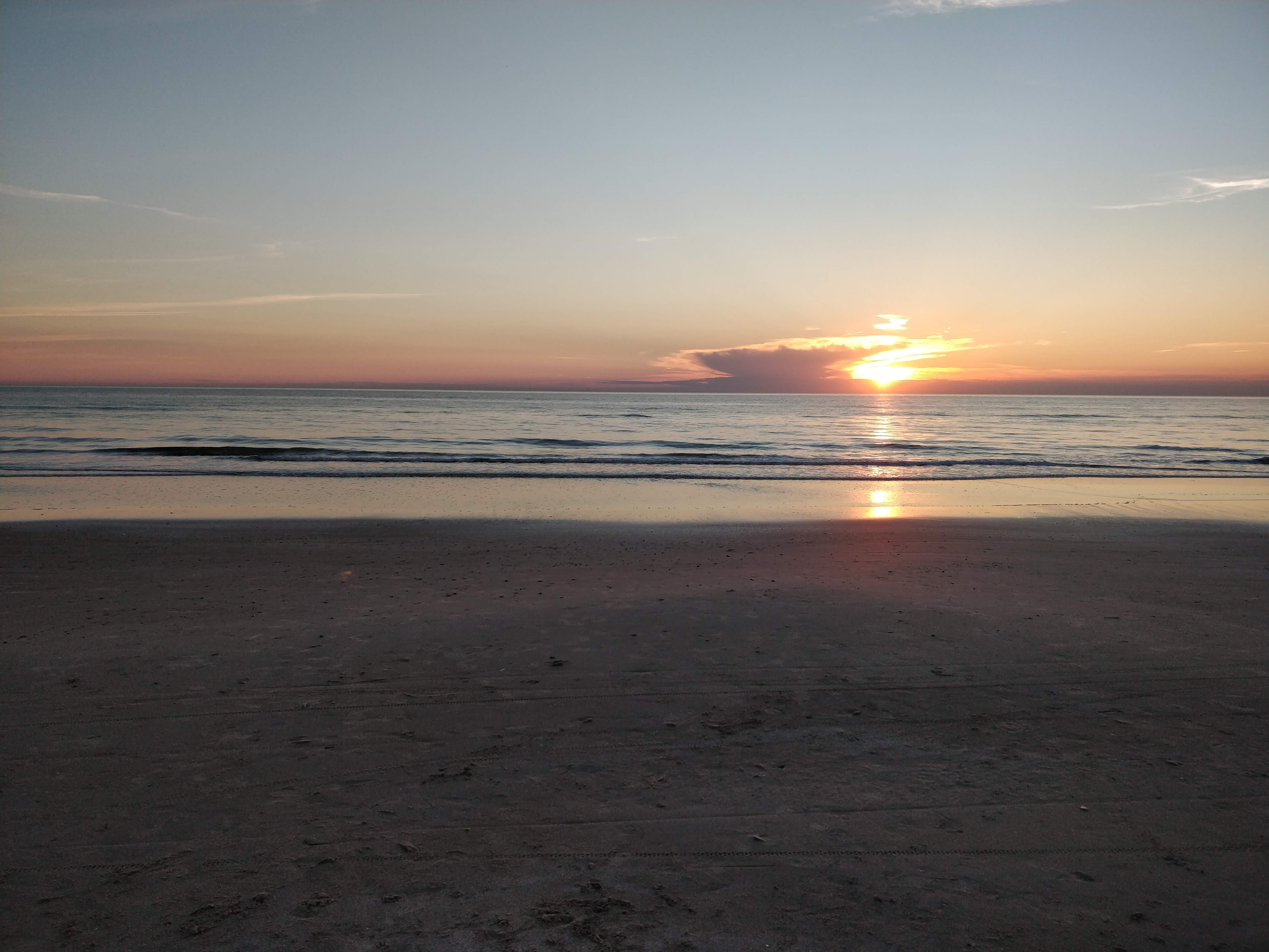 Solnedgång vid stranden.jpg
