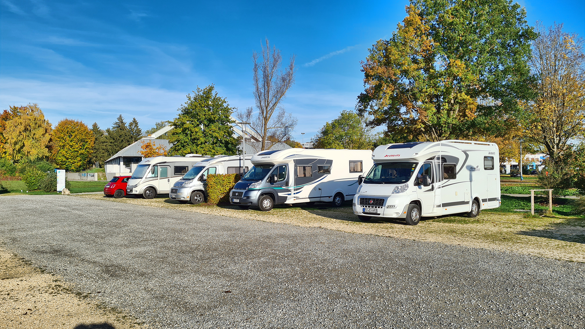 Wohnmobilstellplatz am Donaubad 1.jpg