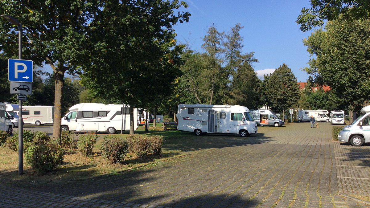 Wohnmobilstellplatz am Erlenstadion2.jpg