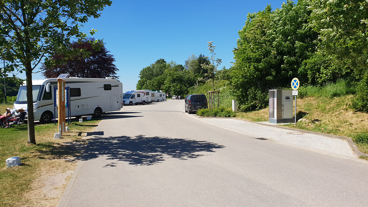 Wohnmobilstellplatz am Nord-Ostsee-Kanal in Sehestedt.jpg