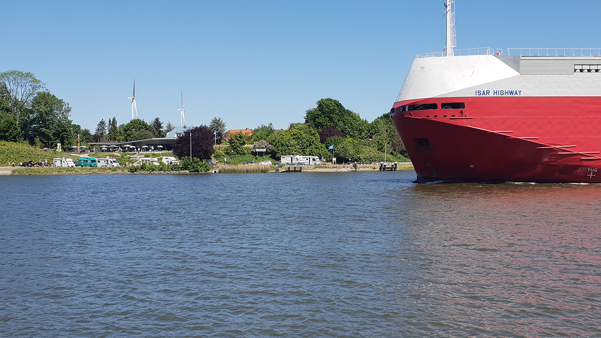 Wohnmobilstellplatz am Nord-Ostsee-Kanal in Sehestedt2.jpg