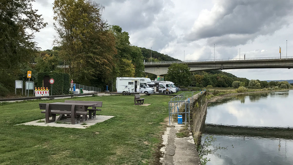 Wohnmobilstellplatz am Weserufer.jpg