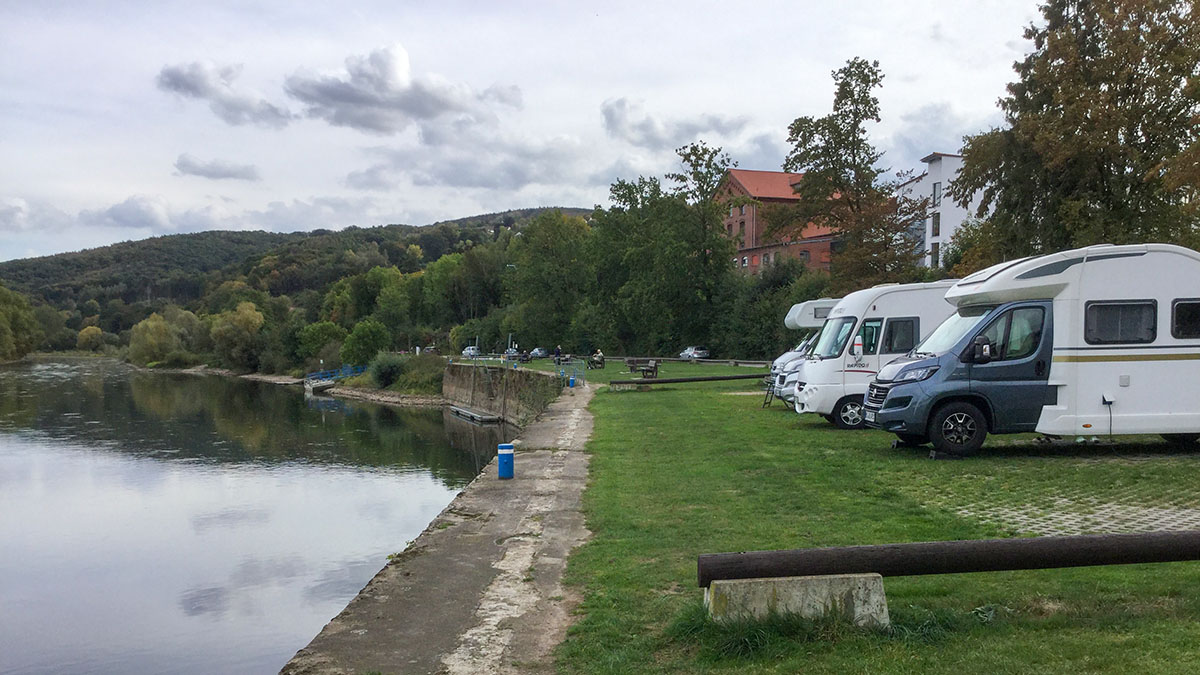 Wohnmobilstellplatz am Weserufer2.jpg